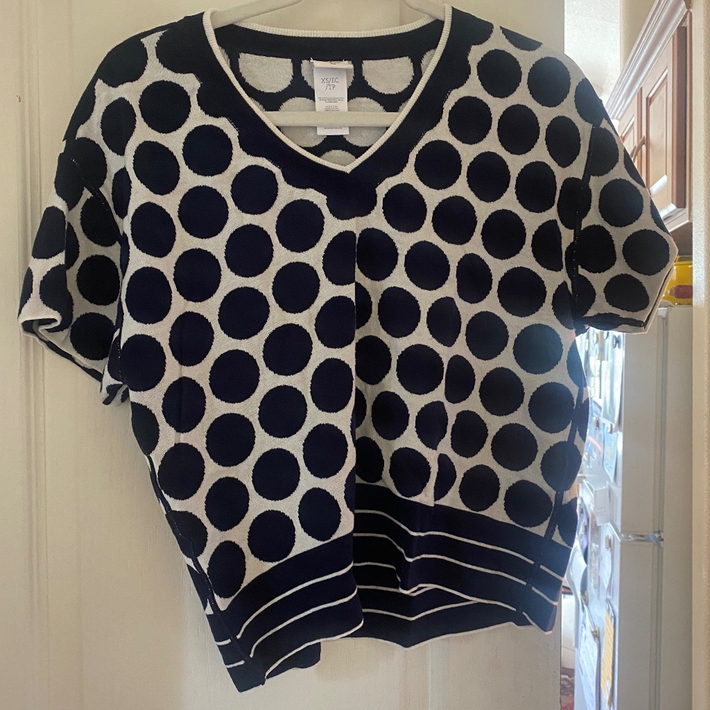 "Cabi" V-Neck Short Sleeved Sweater